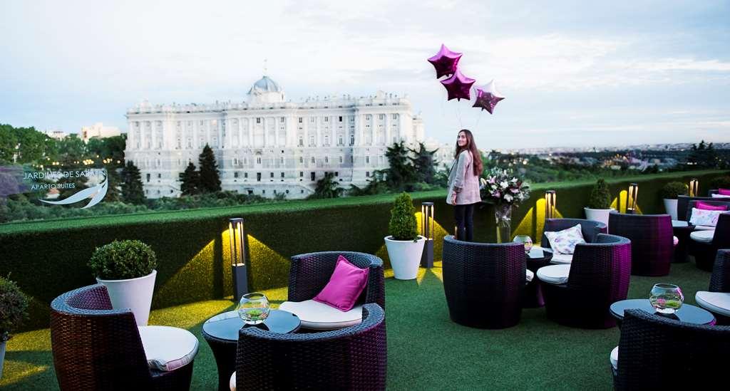 Apartosuites Jardines De Sabatini Мадрид Съоръжения снимка