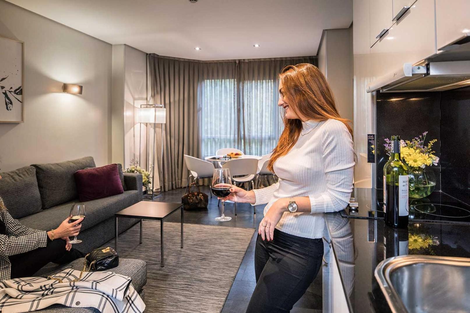 Apartosuites Jardines De Sabatini Мадрид Екстериор снимка