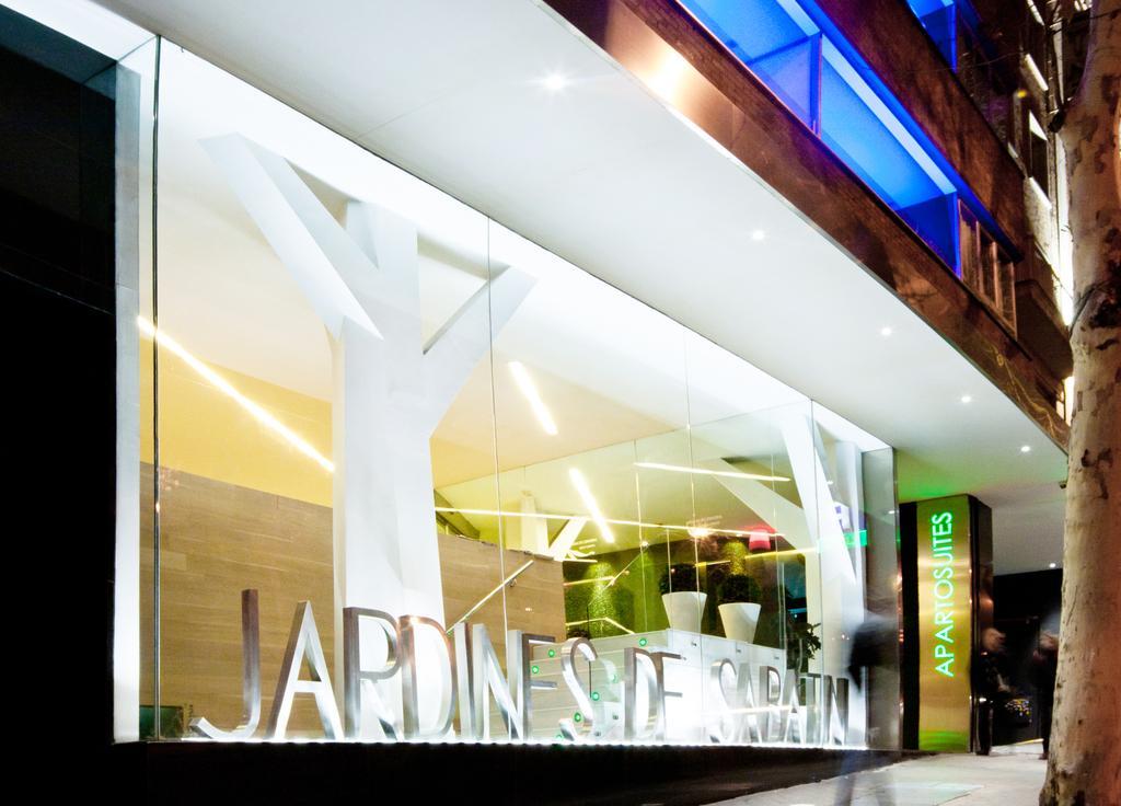 Apartosuites Jardines De Sabatini Мадрид Екстериор снимка